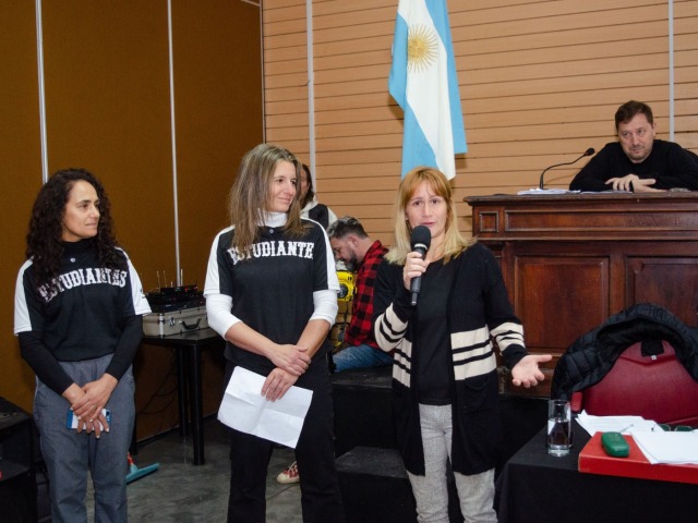 Apoyo al ftbol femenino y homenaje para Sole Angeletti